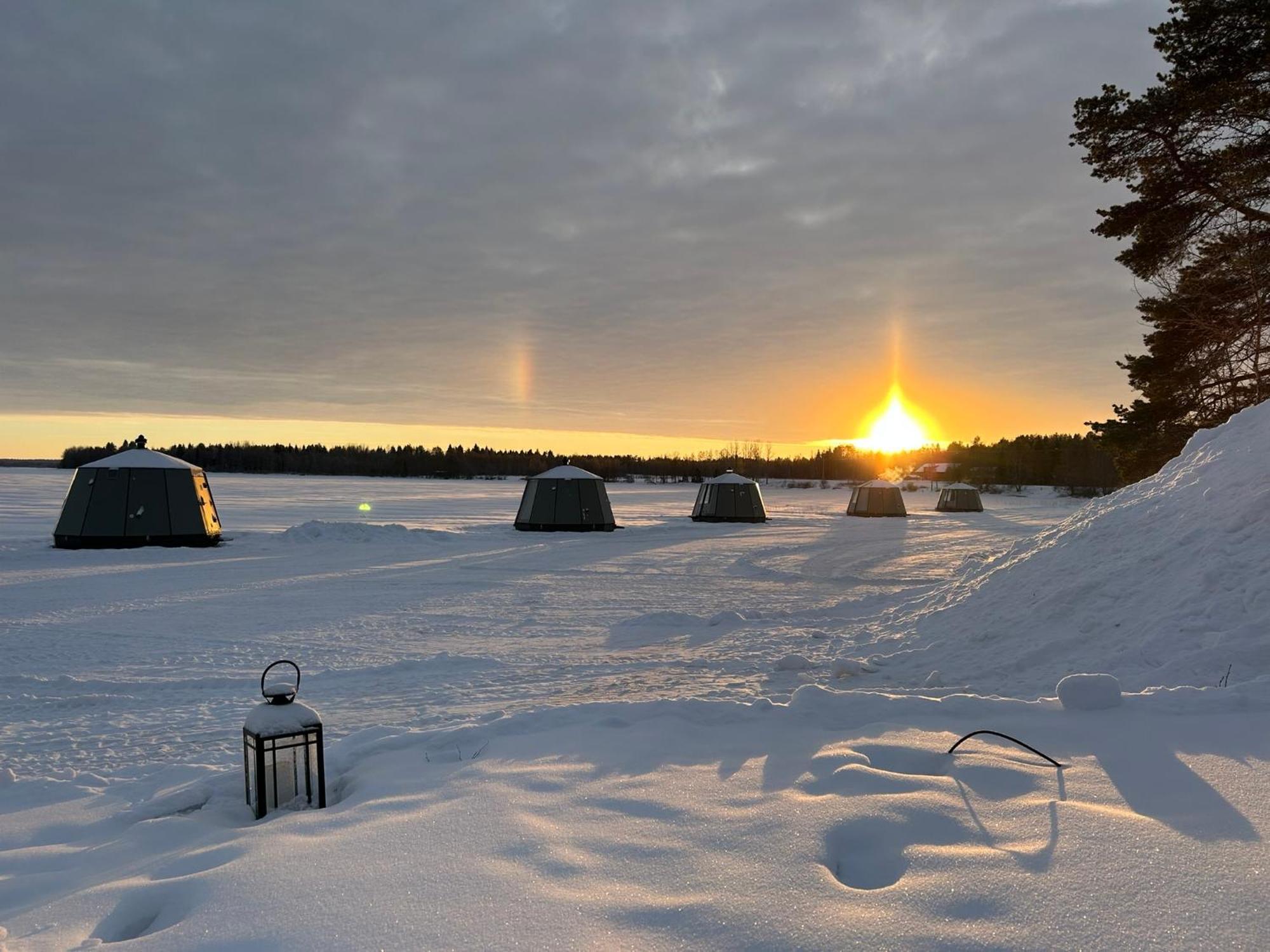 Vikajaervi Lake View Experience Igloos Rovaniemi Exterior photo